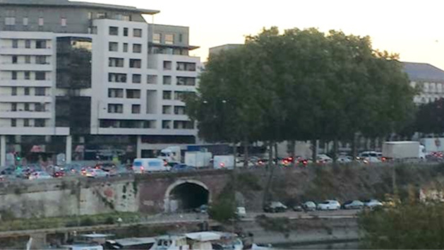 Manifestation des forains ce matin : circulation paralysée à Rouen Manifestation des forains ce matin : circulation paralysée à Rouen