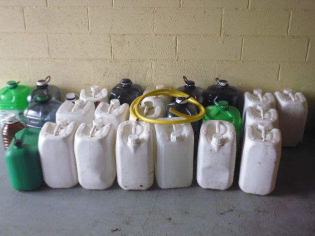 Etrépagny : ils sont accusés d'avoir siphonné (et revendu) plus de 7500 litres de gasoil Etrépagny : ils sont accusés d'avoir siphonné (et revendu) plus de 7500 litres de gasoil