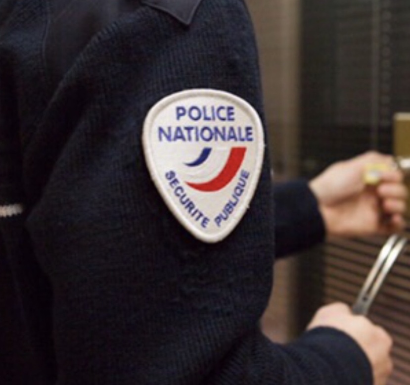 La conductrice a été placée en cellule de dégrisement avant de pouvoir être entendue - illustration La conductrice a été placée en cellule de dégrisement avant de pouvoir être entendue - illustration