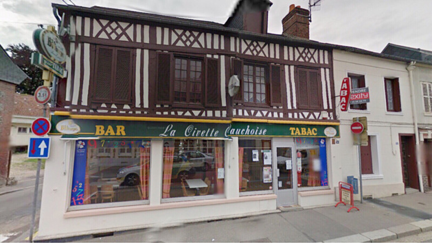 Le bar-tabac venait d'ouvrir lorsque les malfaiteurs ont fait irruption et menacé le patron (photo d'illustration Google Maps)