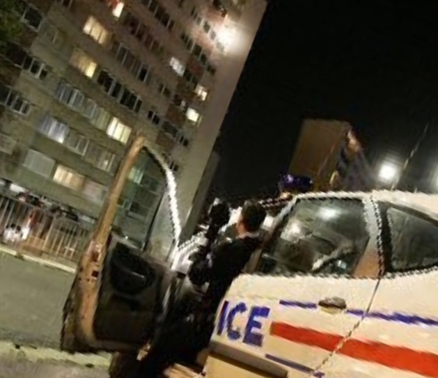 Échauffourées au Val Fourré : grenades contre cocktail Molotov et jets de pierres Échauffourées au Val Fourré : grenades contre cocktail Molotov et jets de pierres