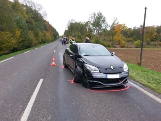 La Mégane RS, interceptée par les gendarmes, avait été repérée dans le secteur de Forges-les-Eaux. Son conducteur a été interpellé (Photo @Gendarmerie nationale)