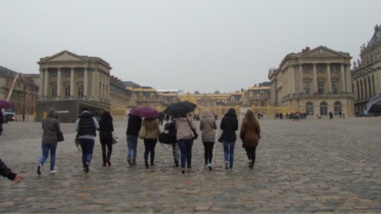 Valise suspecte au château de Versailles : 1 200 visiteurs évacués Valise suspecte au château de Versailles : 1 200 visiteurs évacués