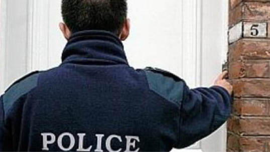 Les faux policiers dérobent bijoux et argent chez une personne âgée au Chesnay Les faux policiers dérobent bijoux et argent chez une personne âgée au Chesnay