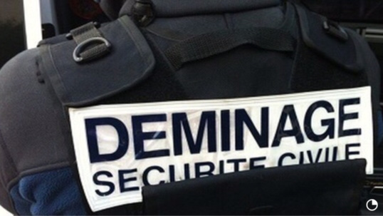 Montigny-le-Bretonneux : les démineurs font exploser un caddie suspect près de La Poste Montigny-le-Bretonneux : les démineurs font exploser un caddie suspect près de La Poste