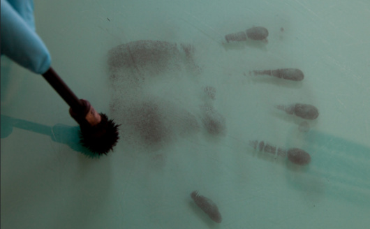 L'Identité judiciaire (IJ) a procédé sur les lieux à des constatations de police technique et scientifique qui pourraiernt permettre de prélever des empreintes papillaires (Illustration@DGPN) L'Identité judiciaire (IJ) a procédé sur les lieux à des constatations de police technique et scientifique qui pourraiernt permettre de prélever des empreintes papillaires (Illustration@DGPN)