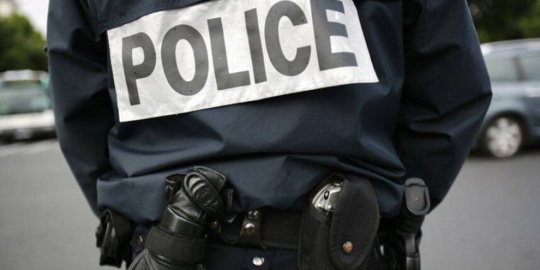 Mantes-la-Jolie : les policiers ripostent au lance-grenade pour disperser leurs assaillants