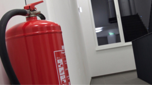 Rouen : ils aspergent les voitures de poudre d'extincteur dans le parking du Kindarena 