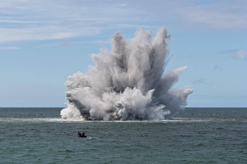 La mine a été neutralisée au large de Dieppe, mercredi - photo © Marine nationale/Défense La mine a été neutralisée au large de Dieppe, mercredi - photo © Marine nationale/Défense
