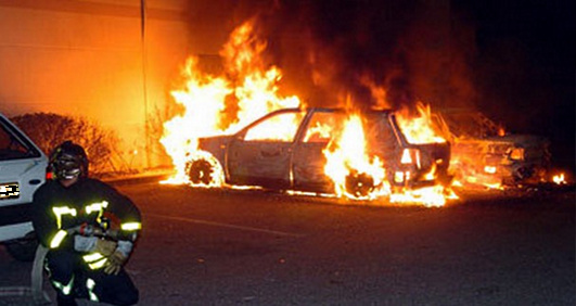 Nuit du Nouvel An : 804 véhicules incendiés et 622 personnes interpellées en France