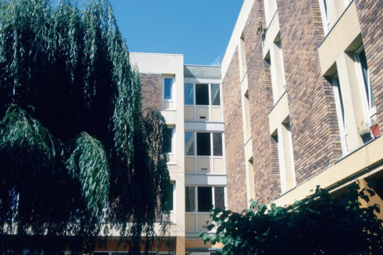 Élancourt : retrouvé mort dans sa chambre après une soirée bien arrosée Élancourt : retrouvé mort dans sa chambre après une soirée bien arrosée