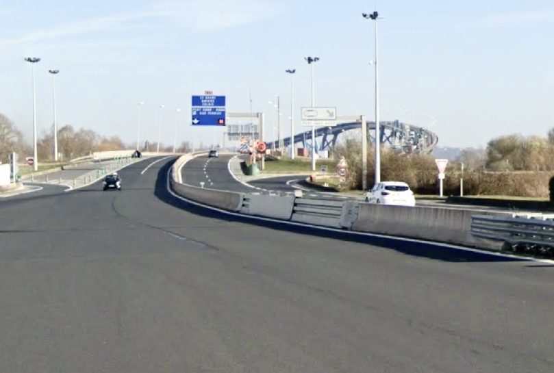 Circulation perturbée sur le Pont de Normandie, fermé temporairement en direction d’Honfleur Circulation perturbée sur le Pont de Normandie, fermé temporairement en direction d’Honfleur