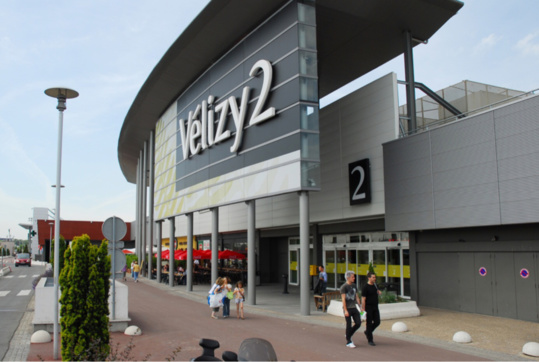 Yvelines : l'enfant de 2 ans était resté seul dans la voiture de ses parents partis se restaurer Yvelines : l'enfant de 2 ans était resté seul dans la voiture de ses parents partis se restaurer