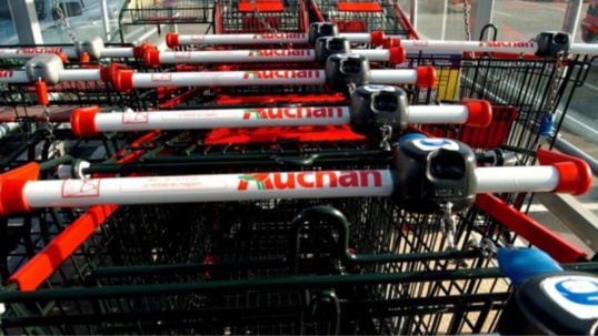 Buchelay : une quarantaine de caddies endommagés par un incendie suspect à Auchan Buchelay : une quarantaine de caddies endommagés par un incendie suspect à Auchan