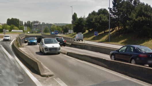 L'automobiliste s'appretait à faire une marche arrière dans le tunnel de la trémie de la Motte L'automobiliste s'appretait à faire une marche arrière dans le tunnel de la trémie de la Motte