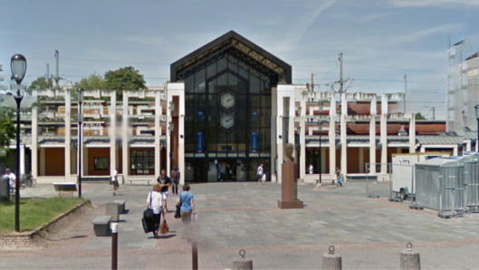 A Poissy, l'homme en état d'ivresse menace un père et son fils avec un couteau A Poissy, l'homme en état d'ivresse menace un père et son fils avec un couteau