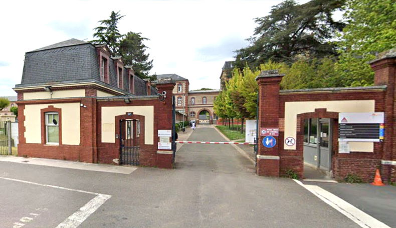 L'hôpital de Navarre, route de Conches à Evreux - Illustration Google Maps L'hôpital de Navarre, route de Conches à Evreux - Illustration Google Maps