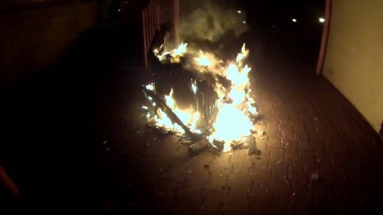 Trappes : un incendiaire de poubelles interpellé ce matin grâce à des témoins Trappes : un incendiaire de poubelles interpellé ce matin grâce à des témoins