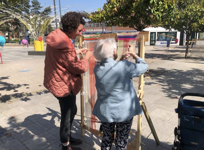 À Grand-Quevilly, un métier à tisser pour retisser du lien social À Grand-Quevilly, un métier à tisser pour retisser du lien social