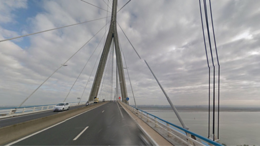 Vent violent : le pont de Normandie interdits aux piétons, deux-roues et camions à vide Vent violent : le pont de Normandie interdits aux piétons, deux-roues et camions à vide