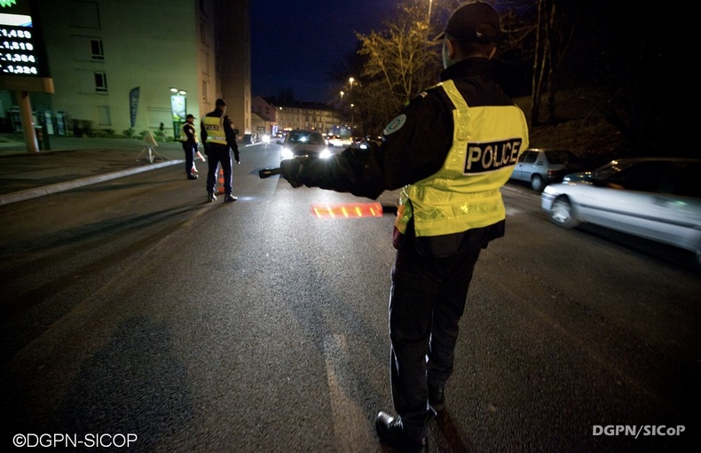 L’automobiliste en infraction a été interpellé lors d’un contrôle de vitesse - illustration L’automobiliste en infraction a été interpellé lors d’un contrôle de vitesse - illustration