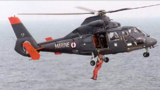 Évacuation médicale d'un marin blessé à bord d'un chalutier au large de Cherbourg 