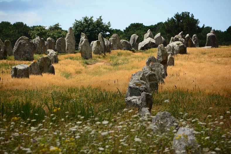 L’inscription concerne les célèbres alignements de Carnac, ensemble unique de plus de 3 000 menhirs dressés sur près de 4 kilomètres - Illustration Pixabay /aleslanger L’inscription concerne les célèbres alignements de Carnac, ensemble unique de plus de 3 000 menhirs dressés sur près de 4 kilomètres - Illustration Pixabay /aleslanger