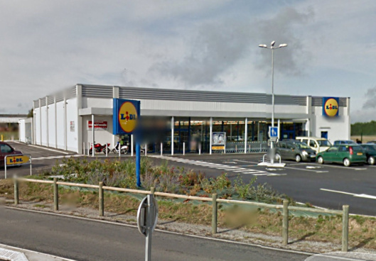 Bernay : chez Lidl, ils passent par le toit, défoncent deux murs à la masse et repartent ...bredouilles Bernay : chez Lidl, ils passent par le toit, défoncent deux murs à la masse et repartent ...bredouilles