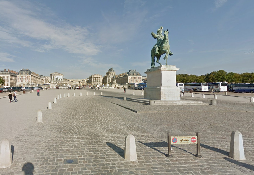 L'exhibitionniste a été interpellé sur la place d'Armes après avoir été retenu sur place par des passants - Illustration Google Maps