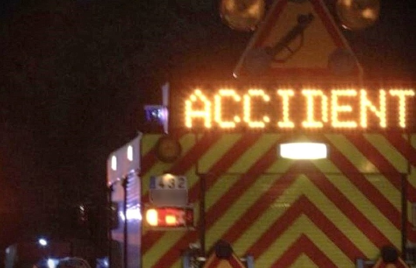 La route a été coupée le temps des opérations de secours qui ont duré jusqu'à près de minuit pour les sapeurs-pompiers - Illustration