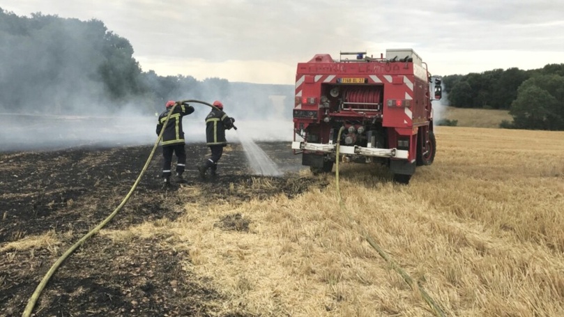 Les sapeurs-pompiers sont parvenus à empêcher la propagation du feu - Illustration Les sapeurs-pompiers sont parvenus à empêcher la propagation du feu - Illustration