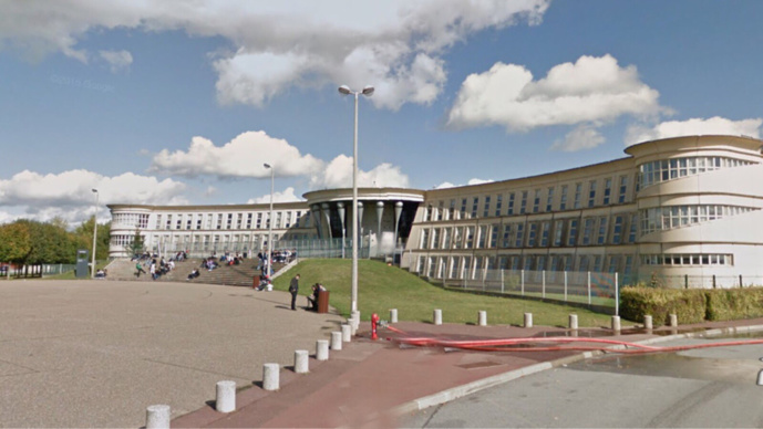 Les Faits se sont produits devant le lycée où était en faction le militaire (Illustration)