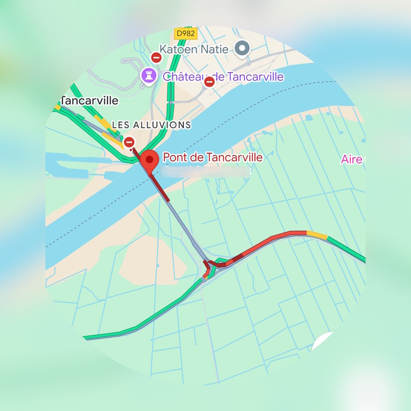 Pont de Tancarville coupé dans les deux sens après un accident entre un poids lourd et une voiture