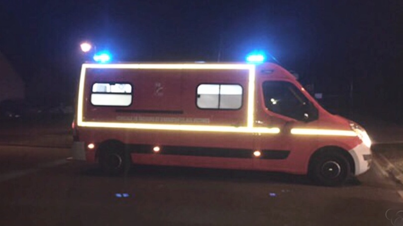 Le jeune homme a été désincarcéré par les sapeurs-pompiers. Blessé grièvement, il devait être transporté en urgence absolue vers l'hôpital le plus proche - Illustration infonorandie