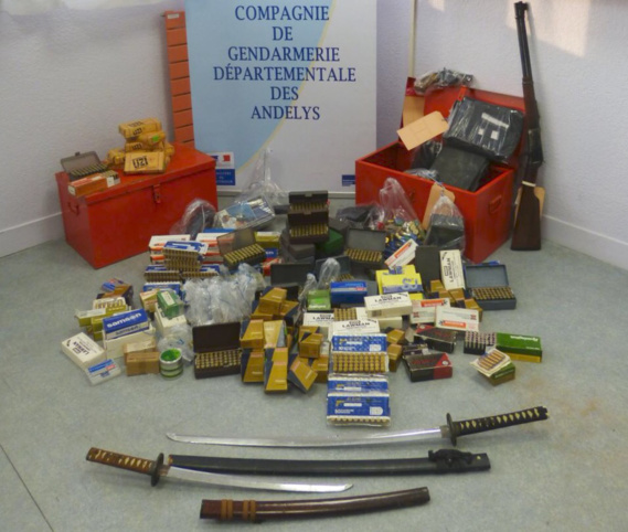 C'est un arsenal que les gendarmes ont découvert dans la maison (Photo@gendarmerie) C'est un arsenal que les gendarmes ont découvert dans la maison (Photo@gendarmerie)