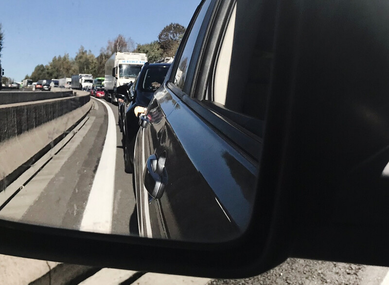 Plusieurs kilomètres de bouchons ont été signalés sur la RN12 de par et d’autre de l’accident - illustration  infoNormandie