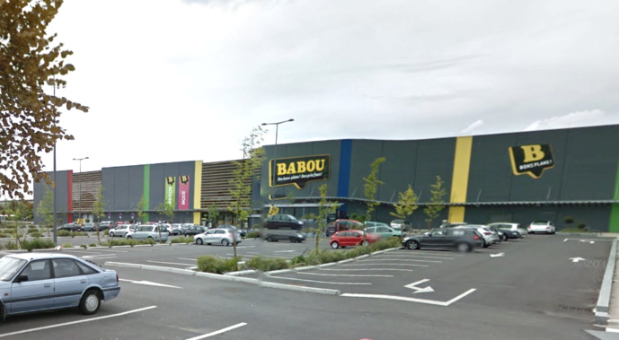 Chez Babou à Coignières, des malfaiteurs dérobent la recette du week-end : le gérant est choqué Chez Babou à Coignières, des malfaiteurs dérobent la recette du week-end : le gérant est choqué