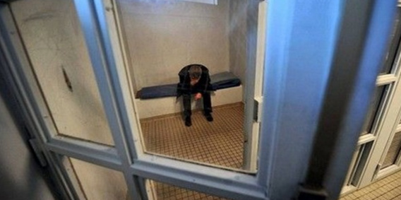 L'auteur des faits a été placé en chambre de sûreté à l'hôtel de police (Illustration) L'auteur des faits a été placé en chambre de sûreté à l'hôtel de police (Illustration)