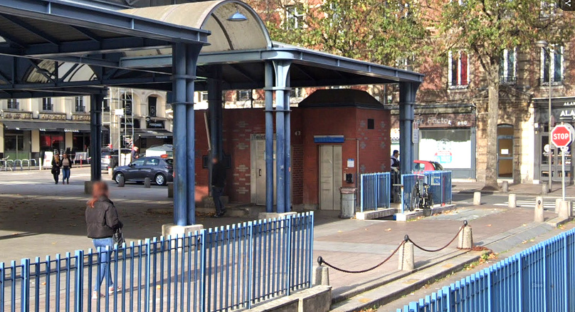 Les faits se sont déroulés dans les toilettes publiques, place Saint-Marc - Illustration Google Maps