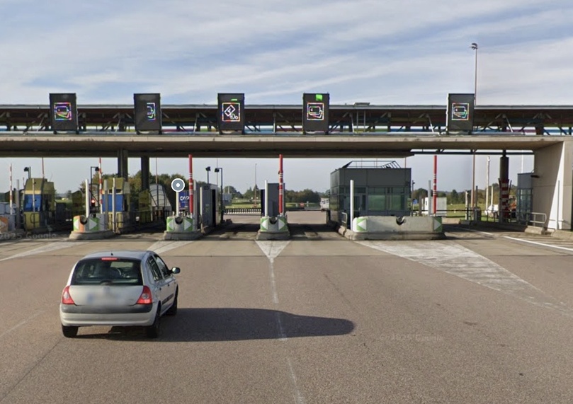 Collision entre une voiture et une camionnette sur l’A29 à hauteur du péage d’Aumale, en Seine-Maritime Collision entre une voiture et une camionnette sur l’A29 à hauteur du péage d’Aumale, en Seine-Maritime