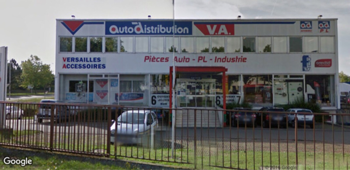 Trappes : les cambrioleurs pénètrent dans le magasin par le toit et repartent avec six caisses Trappes : les cambrioleurs pénètrent dans le magasin par le toit et repartent avec six caisses