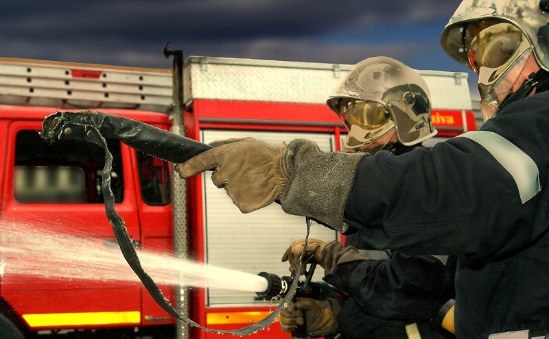 Pont-Audemer : un incendie perce la toiture d’une maison, cinq personnes évacuées