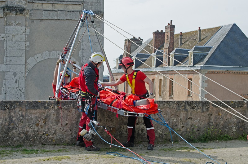 Les équipes spécialisées des sapeurs-pompiers sont régulièrement sollicitées dans des situations semblables - Illustration Adobe Stock