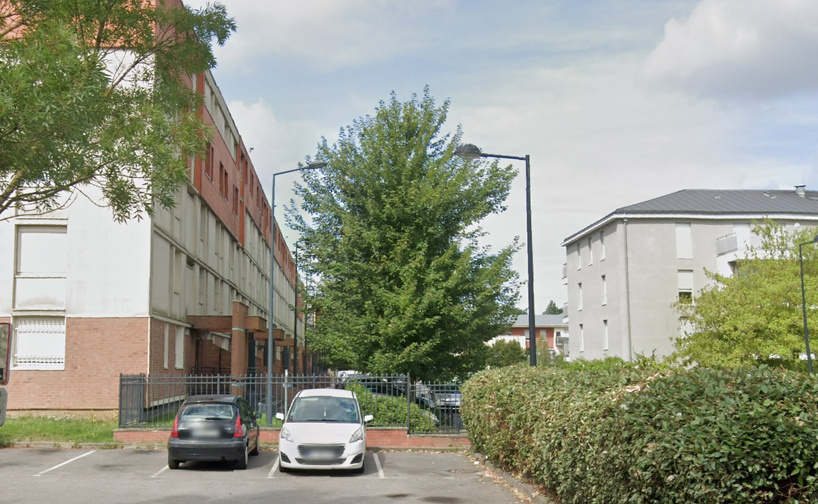 C'est lors d'une visite dans les parties communes d'immeubles du square Henri-Wallon à Trappes que le chien anti-drogue des policiers a déniché 5 kilos de résine de cannabis C'est lors d'une visite dans les parties communes d'immeubles du square Henri-Wallon à Trappes que le chien anti-drogue des policiers a déniché 5 kilos de résine de cannabis