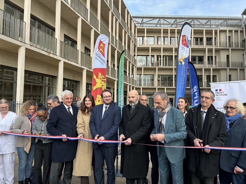Le noiuvel institut a été inauguré ce vendredi  par le préfet Charles Giusti, le président de la Région Normandie Hervé Morin, le président du Département Alexandre Rassaert et le maire d’Évreux Guy Lefrand, aux côtés du directeur du centre hospitalier Eure-Seine.  - Photo  Région Normandie