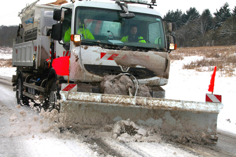 Les engins de déneigement sont à l'action depuis cette nuit - Illustration CD27