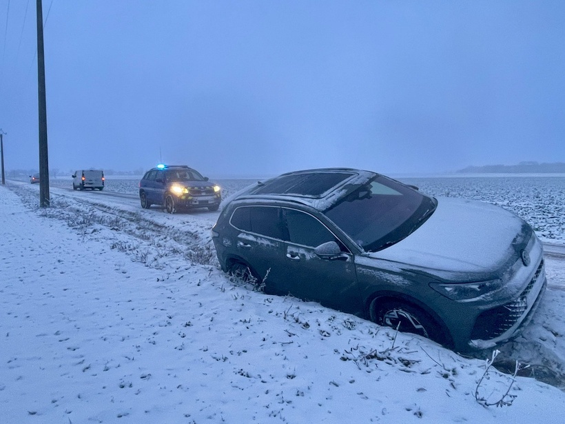 Le verglas a joué de mauvais tour à plus d'un automobiliste sur les routes des Yvelines - Photo publiée par la gendarmerie 78  sur son réseau social