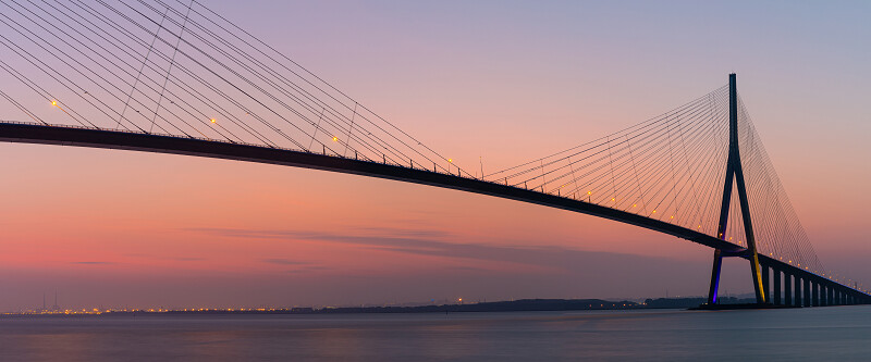 Le pont de Normandie (photo Adobe Stock) et celui de Tancarville vont être fermés