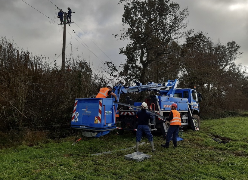 Les techniciens et agets d'Enedis sont fortement mobilés depuis cette nuit afin de rétablir les réseaux - Illustration Enedis/X