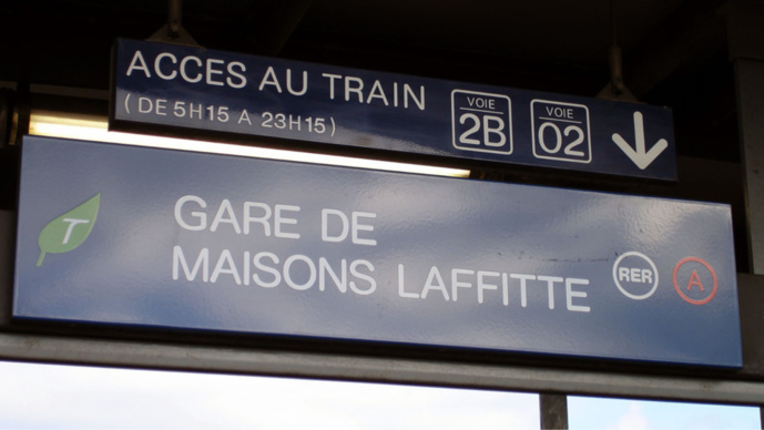 Maisons-Laffitte : dépouillée de son téléphone dans le train par un adolescent armé d'un couteau Maisons-Laffitte : dépouillée de son téléphone dans le train par un adolescent armé d'un couteau